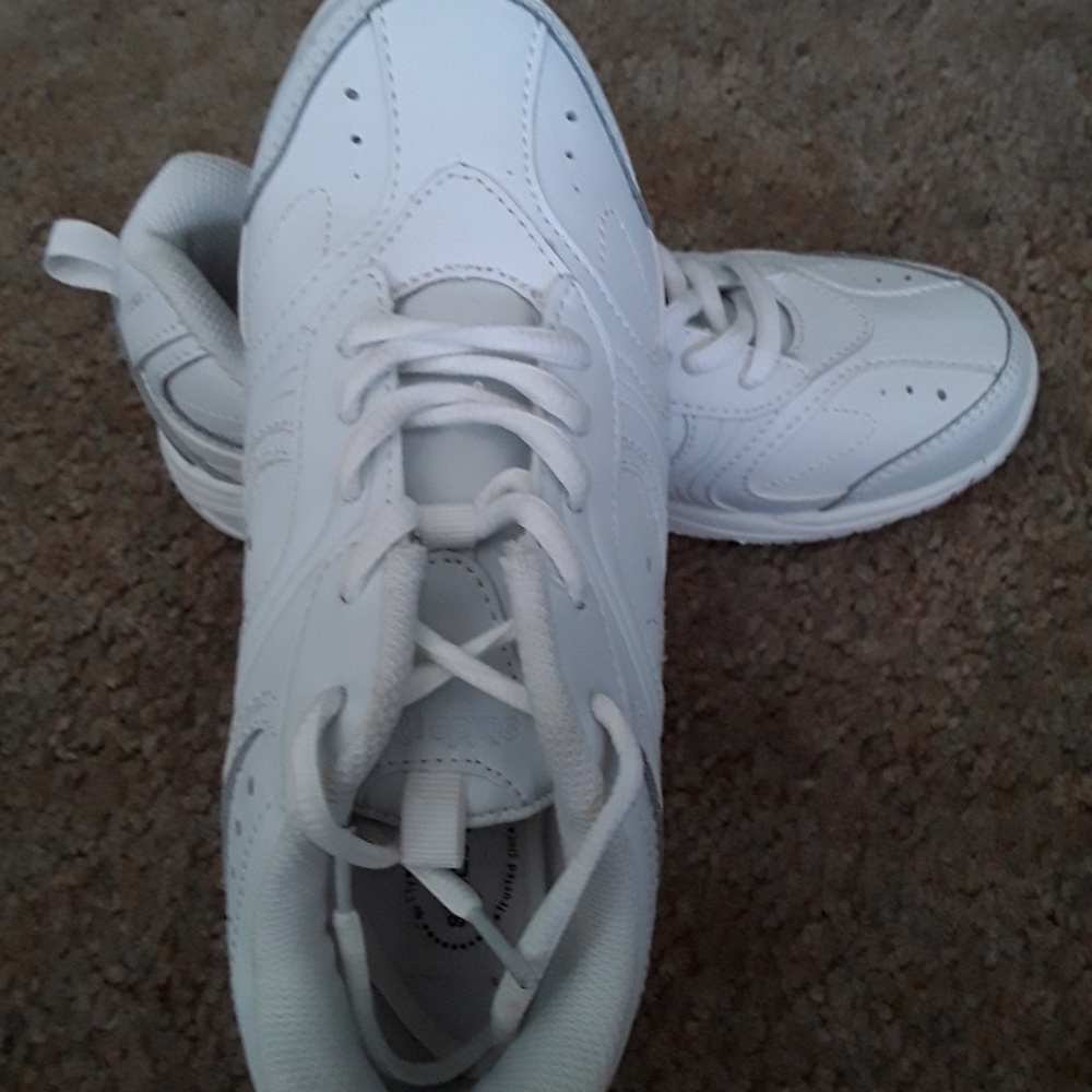 Stride Rite size 3.5W Cooper Lace sneakers